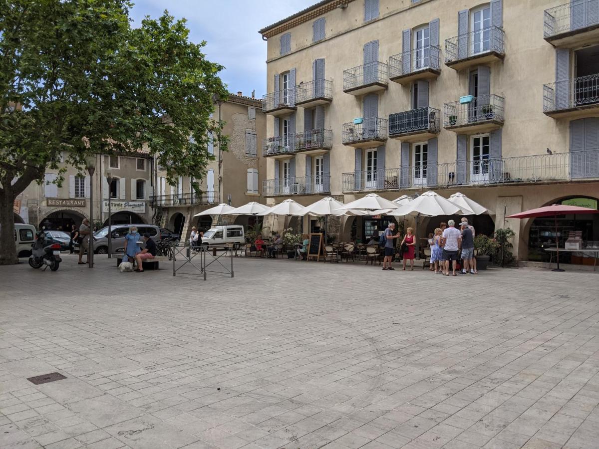 Maisonnette Dans Domaine Avec Piscine A Nyons, Pays Des Olives ภายนอก รูปภาพ