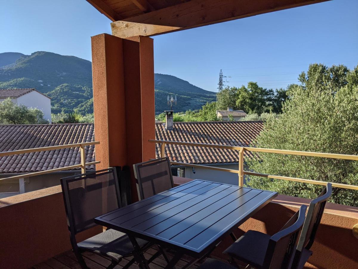 Maisonnette Dans Domaine Avec Piscine A Nyons, Pays Des Olives ภายนอก รูปภาพ