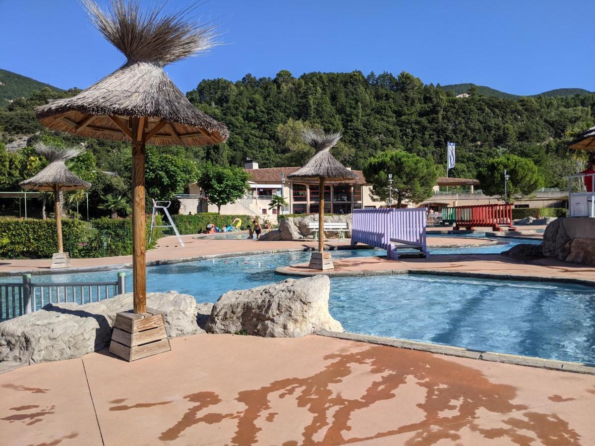 Maisonnette Dans Domaine Avec Piscine A Nyons, Pays Des Olives ภายนอก รูปภาพ
