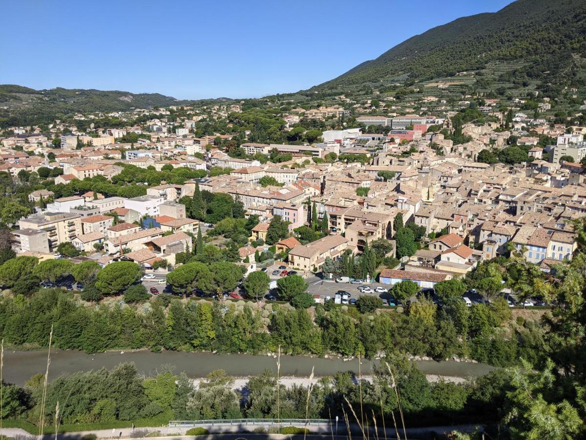 Maisonnette Dans Domaine Avec Piscine A Nyons, Pays Des Olives ภายนอก รูปภาพ